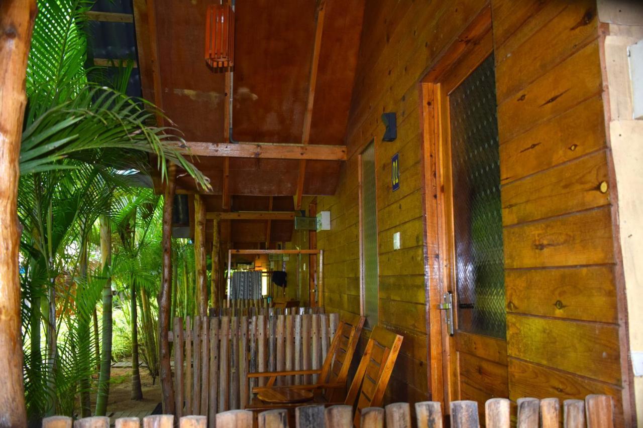 Villa Sasvi Cabana Trincomalee Exterior foto